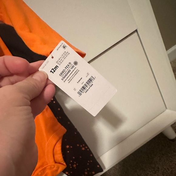 12m girl’s Halloween 3 piece outfit - Picture 3 of 5